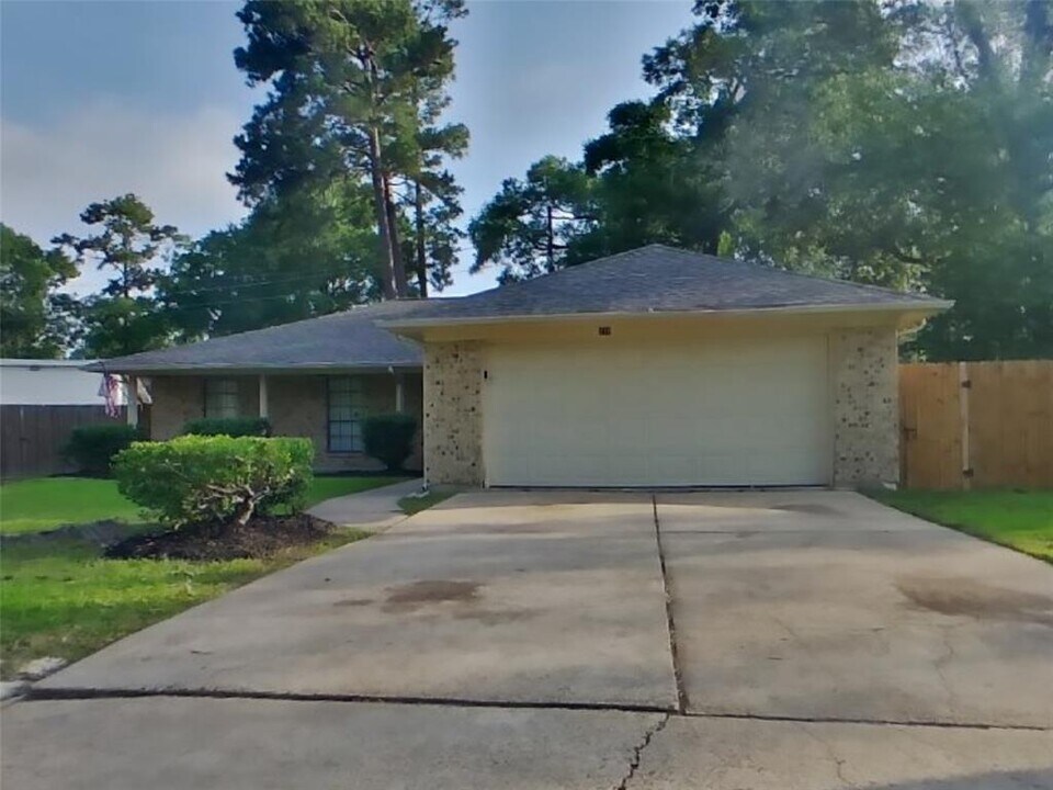 218 S Diamondhead Blvd in Crosby, TX - Building Photo
