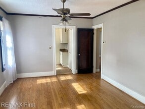 220 Oakdale St, Unit Apt 310 in Royal Oak, MI - Building Photo - Building Photo
