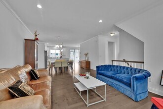 8 Brentwood Cir in Danbury, CT - Building Photo - Building Photo