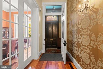 1007 N Calvert St in Baltimore, MD - Building Photo - Building Photo