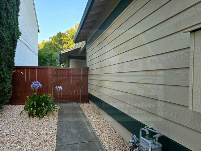 188 Dartford St in Hercules, CA - Building Photo - Building Photo