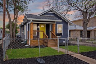 2302 S Navidad St in San Antonio, TX - Building Photo