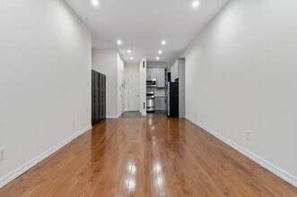 61 E 3rd St in New York, NY - Building Photo - Building Photo