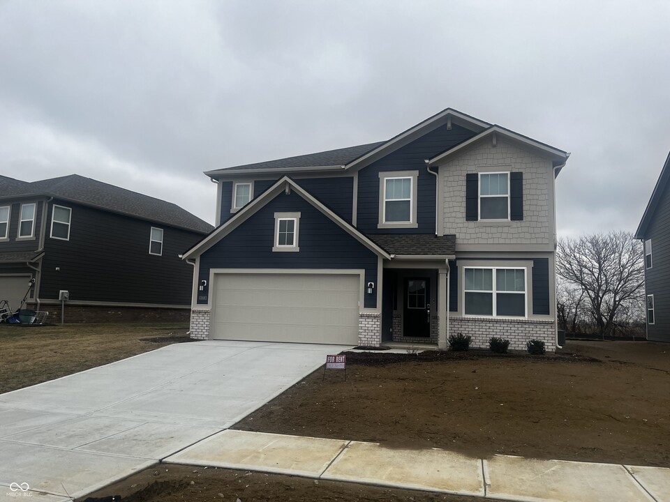 2839 Kramer Dr in Greenwood, IN - Building Photo