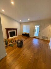 26107 Galvez Ct in Santa Clarita, CA - Building Photo - Building Photo