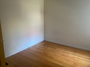10 Moreland St, Unit 1 in Boston, MA - Foto de edificio - Building Photo