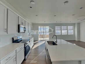 13802 E 100th Dr in Commerce City, CO - Building Photo - Building Photo