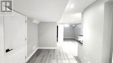 435 Stonegate Ave in Oshawa, ON - Building Photo - Building Photo
