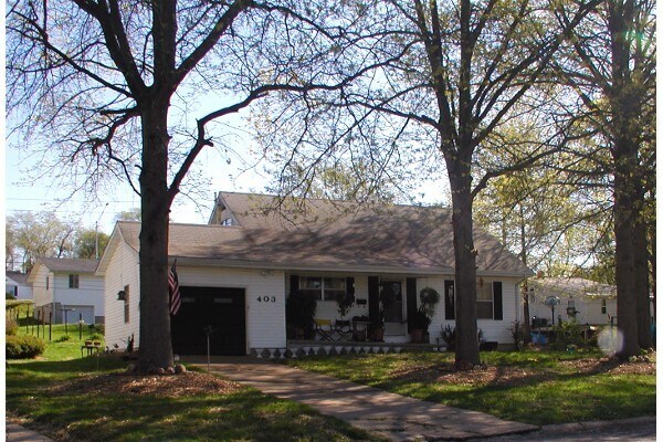 403 Hutchinson Dr in Rolla, MO - Building Photo