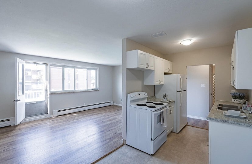 Garden Court Apartments in Sault Ste Marie, ON - Building Photo