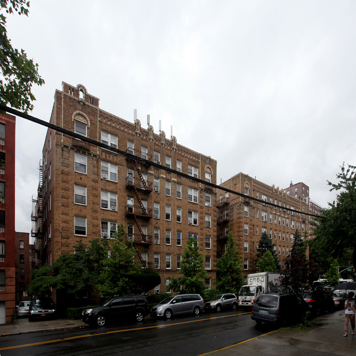 140 Franklin Avenue Apartments in Flushing, NY - Building Photo