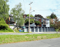 The Bluff Apartments in Seattle, WA - Building Photo - Building Photo