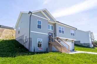3524 Paradise Ridge Way in Knoxville, TN - Foto de edificio - Building Photo