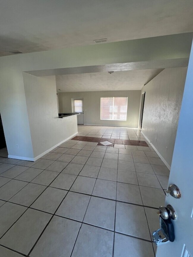 816 Grove Ave in Holly Hill, FL - Building Photo - Building Photo