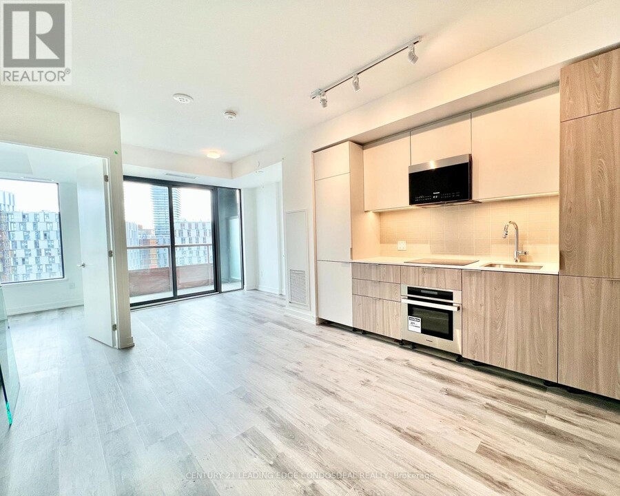 28-928 Eastern Ave in Toronto, ON - Building Photo