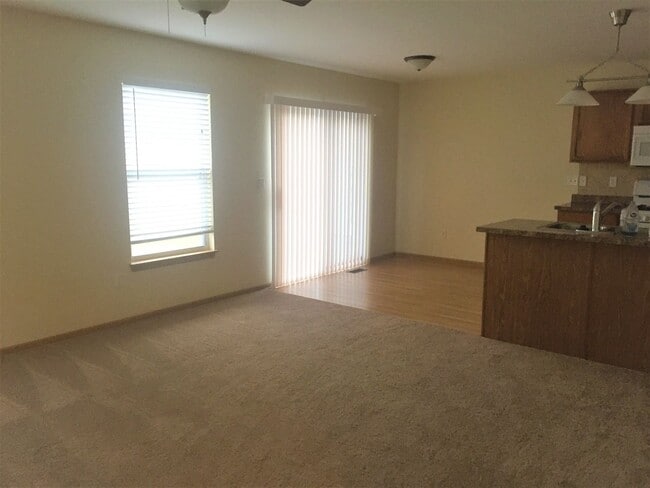 1400 Hunters Ridge Dr in Genoa City, WI - Building Photo - Building Photo