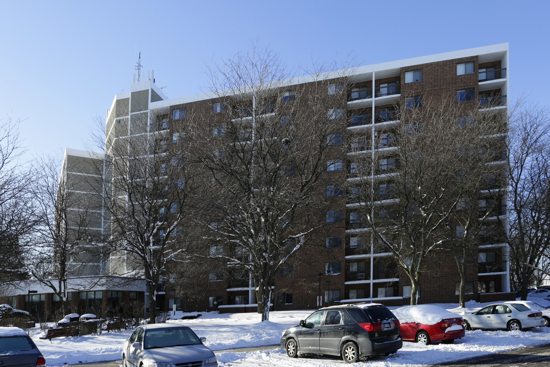 Grandview Apartments in Grand Rapids, MI - Building Photo