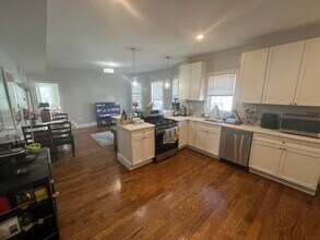 337 Highland Ave, Unit 2F in Somerville, MA - Foto de edificio - Building Photo