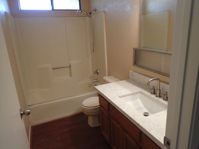 1008 W Atkins Ave in Ridgecrest, CA - Building Photo - Building Photo