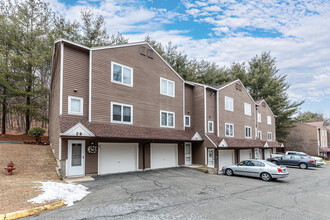 Southridge Condominiums in Bristol, CT - Building Photo - Building Photo