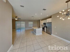 2990 Galaxy St in Deltona, FL - Foto de edificio - Building Photo