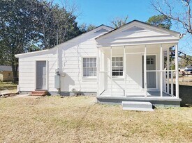 1200 W Lincoln Ave in Albany, GA - Building Photo