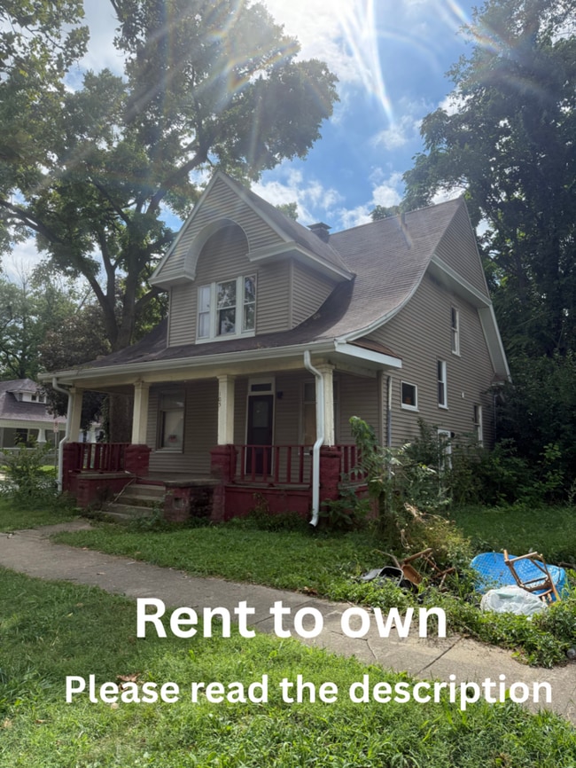 property at 105 N Illinois St