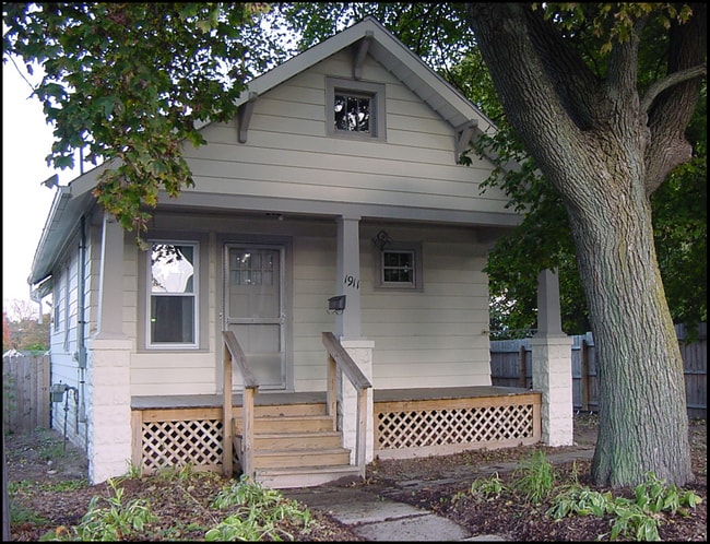 1911 Alpha St in Lansing, MI - Building Photo - Building Photo