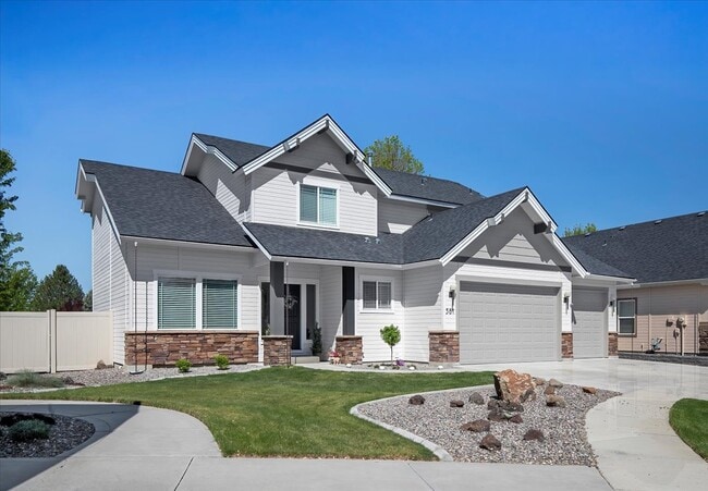 property at 581 N Devon Pl