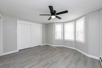 12-14-14 S Broadway in Gloucester City, NJ - Building Photo - Building Photo