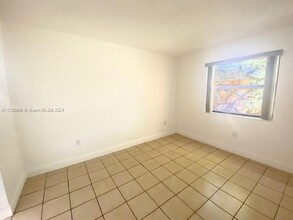 636 NW 114th Ave, Unit 204 in Miami, FL - Building Photo - Building Photo