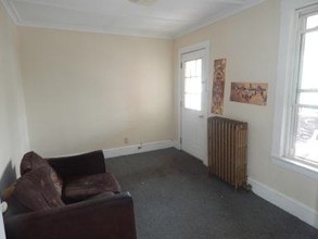 73 College St in Lewiston, ME - Building Photo - Interior Photo