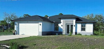 2022 Xelda Ave N in Lehigh Acres, FL - Building Photo
