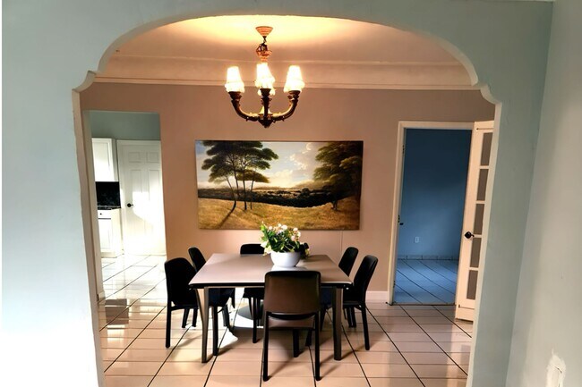 1801 SW 10th St, Unit 1801 in Miami, FL - Building Photo - Building Photo