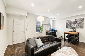 1254 N Greenview Ave, Unit Garden in Chicago, IL - Foto de edificio - Building Photo