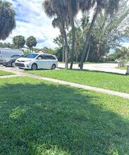 9326 Sunrise Dr in West Palm Beach, FL - Building Photo - Building Photo