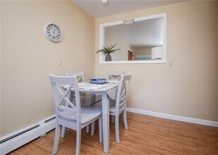 70 Carroll Ave in Newport, RI - Building Photo - Building Photo