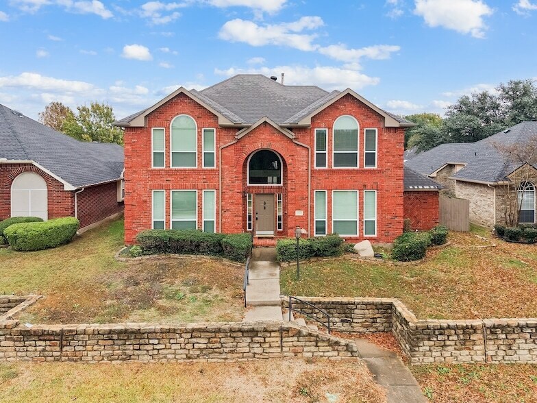 1226 Rivercrest Dr in Mesquite, TX - Foto de edificio