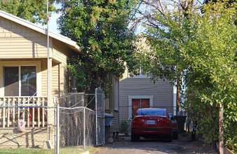 715 Dixieanne Ave in Sacramento, CA - Building Photo - Building Photo