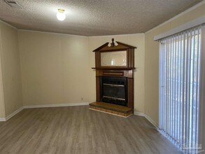 5655 Munson Hwy in Milton, FL - Building Photo - Building Photo