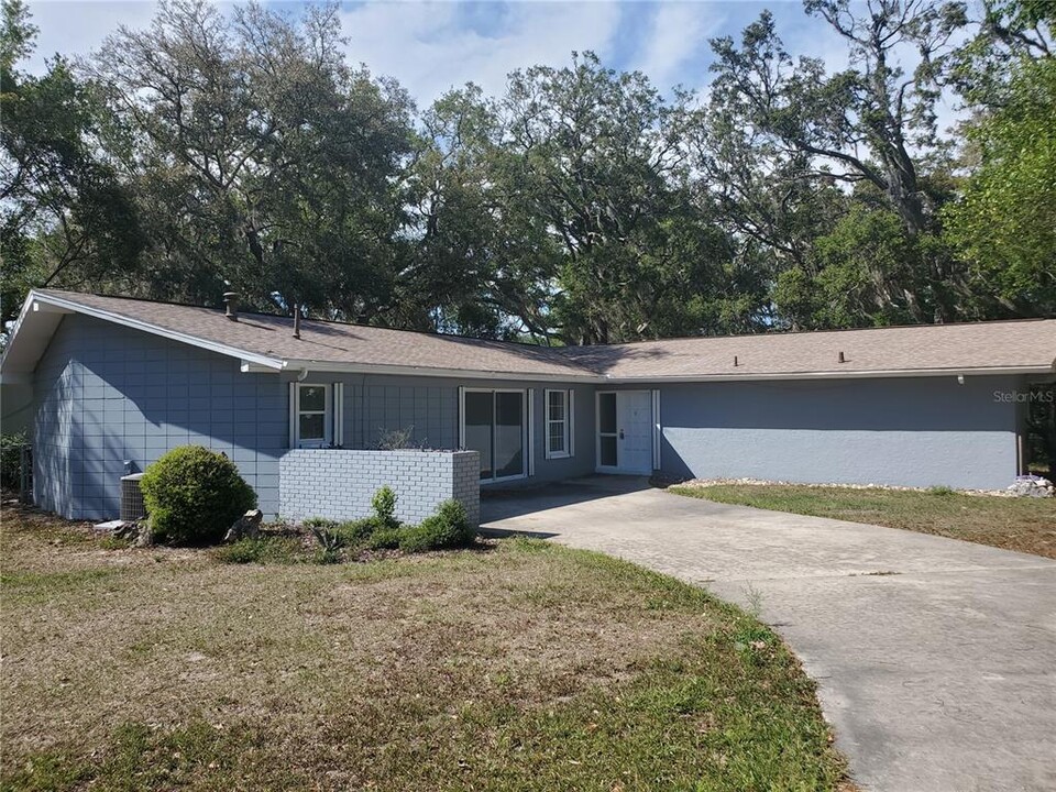6 Emerald Ct Dr in Ocala, FL - Foto de edificio
