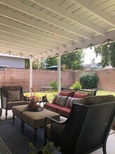 6601 Farralone Ave in Woodland Hills, CA - Building Photo - Building Photo