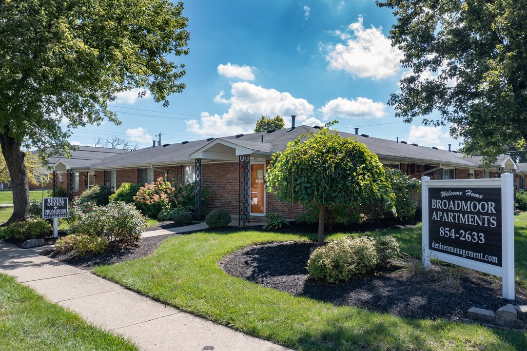 Broadmoor Apartments in Trotwood, OH - Building Photo
