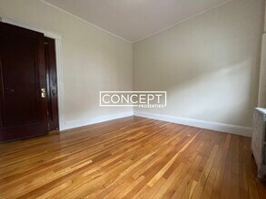 1800 Commonwealth Ave, Unit 10 in Boston, MA - Foto de edificio - Building Photo