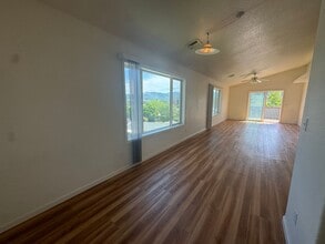 242 Umpqua View Dr in Roseburg, OR - Building Photo - Building Photo