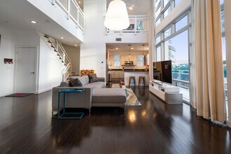 335 SE 6th Ave in Delray Beach, FL - Building Photo - Building Photo