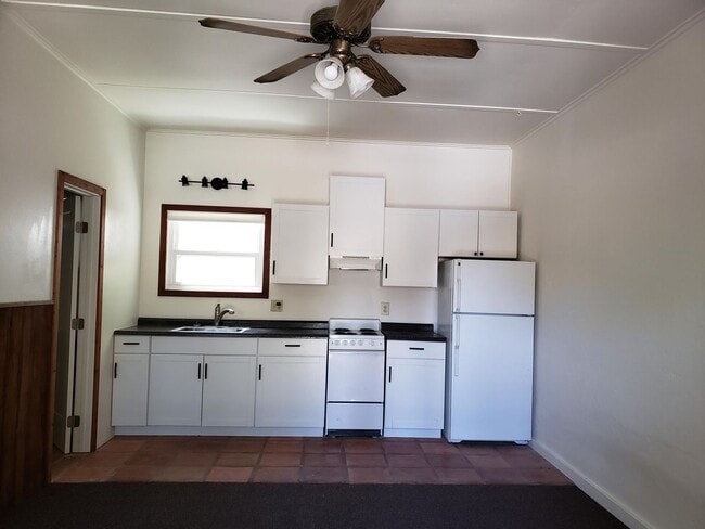 510 6th St in Paso Robles, CA - Building Photo - Building Photo