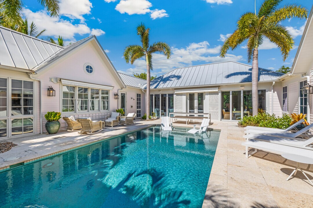 2310 23rd St W in Boca Grande, FL - Building Photo