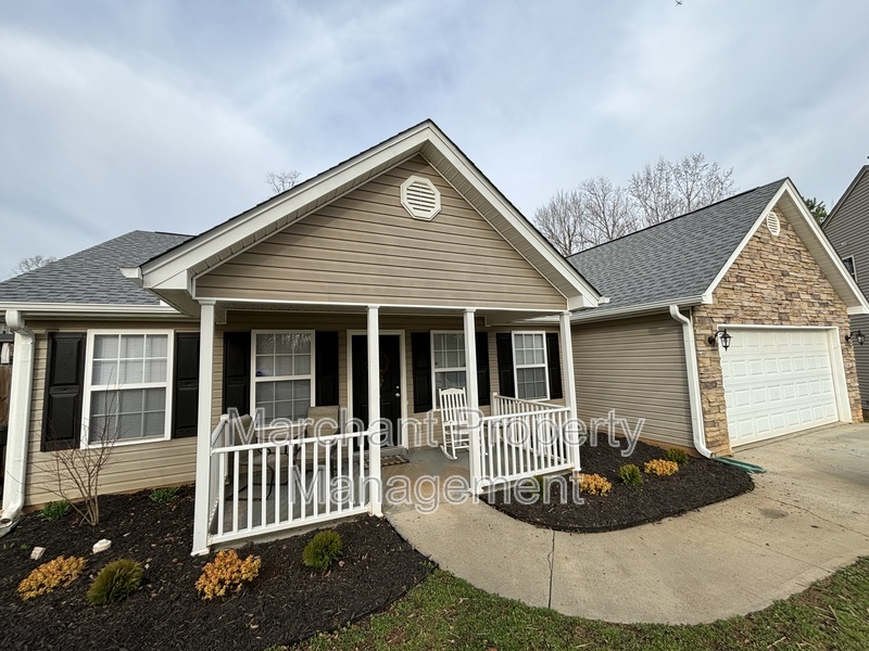 125 Ivy Trellis Ct in Simpsonville, SC - Foto de edificio