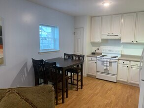 942 Chestnut Ridge Rd in Morgantown, WV - Foto de edificio - Building Photo
